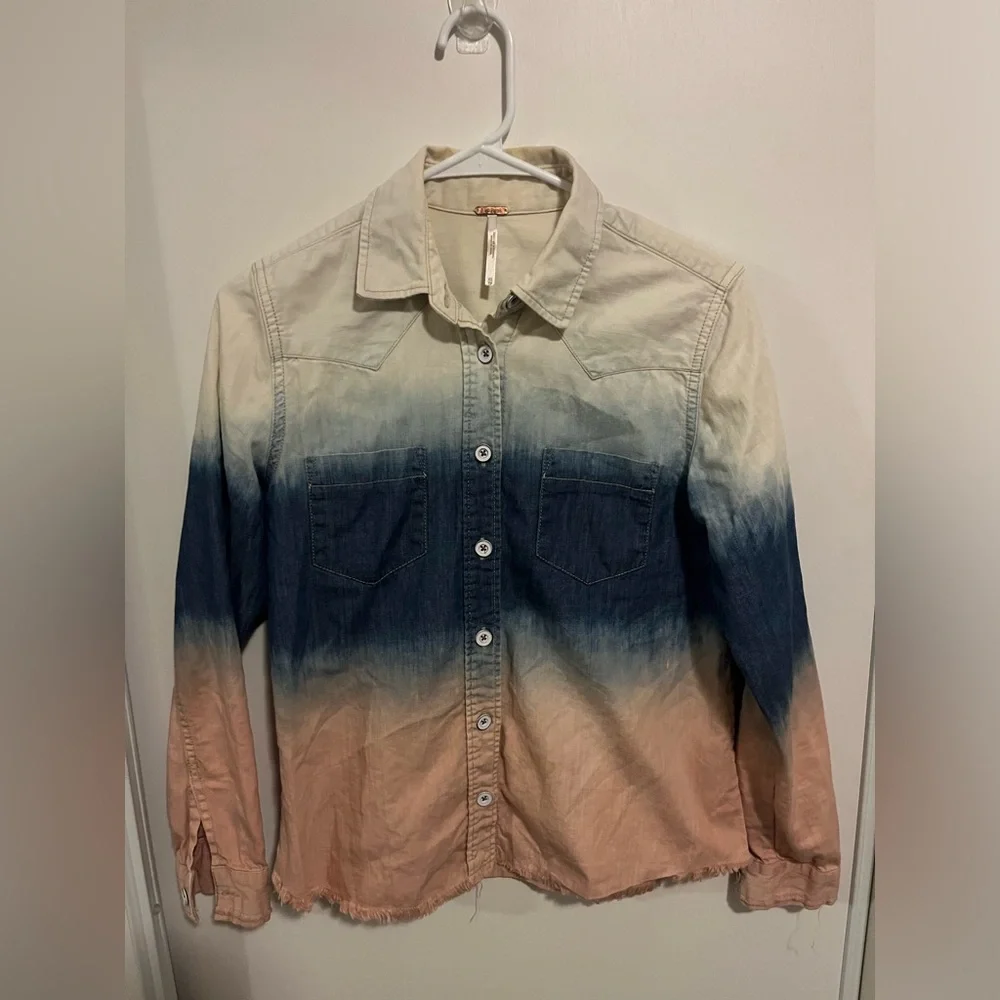 Free People Before Sunrise‎ Ombre Raw Hem Chambray Button Down Shirt Women's XS - Picture 2 of 7
